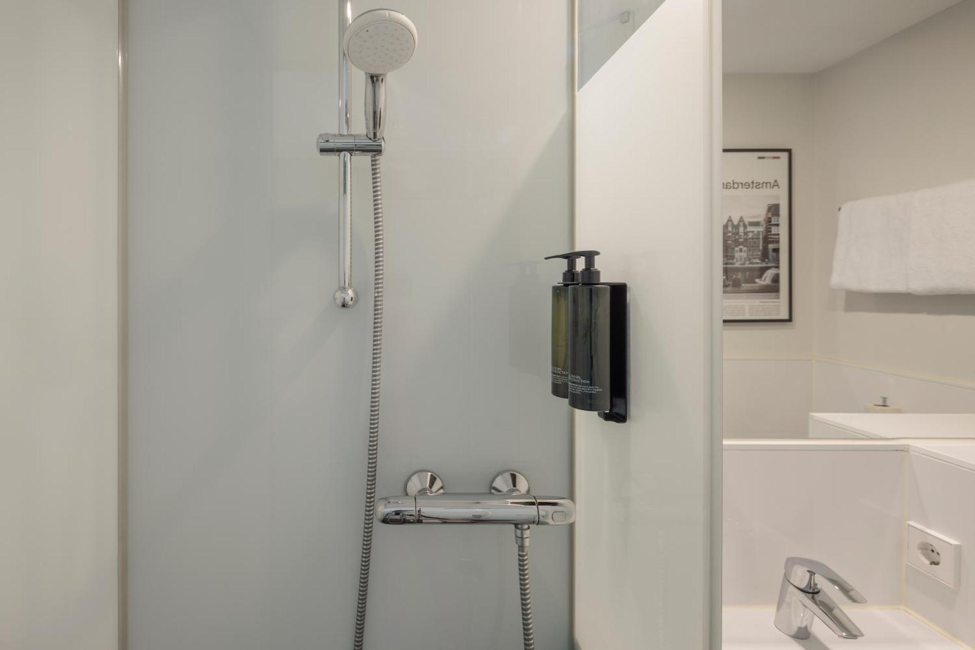 Maxhotel Amsterdam Airport Schiphol - Recently Renovated Хоофддорп Экстерьер фото
