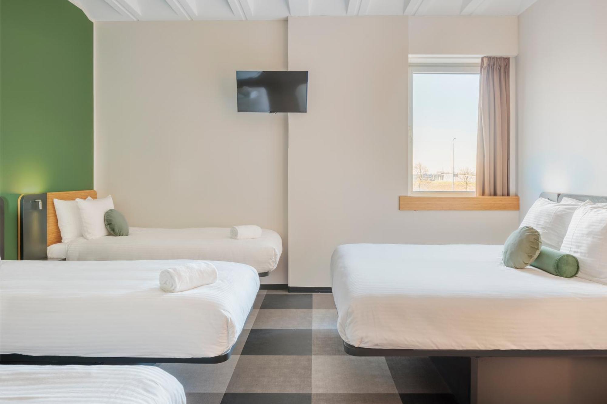 Maxhotel Amsterdam Airport Schiphol - Recently Renovated Хоофддорп Экстерьер фото
