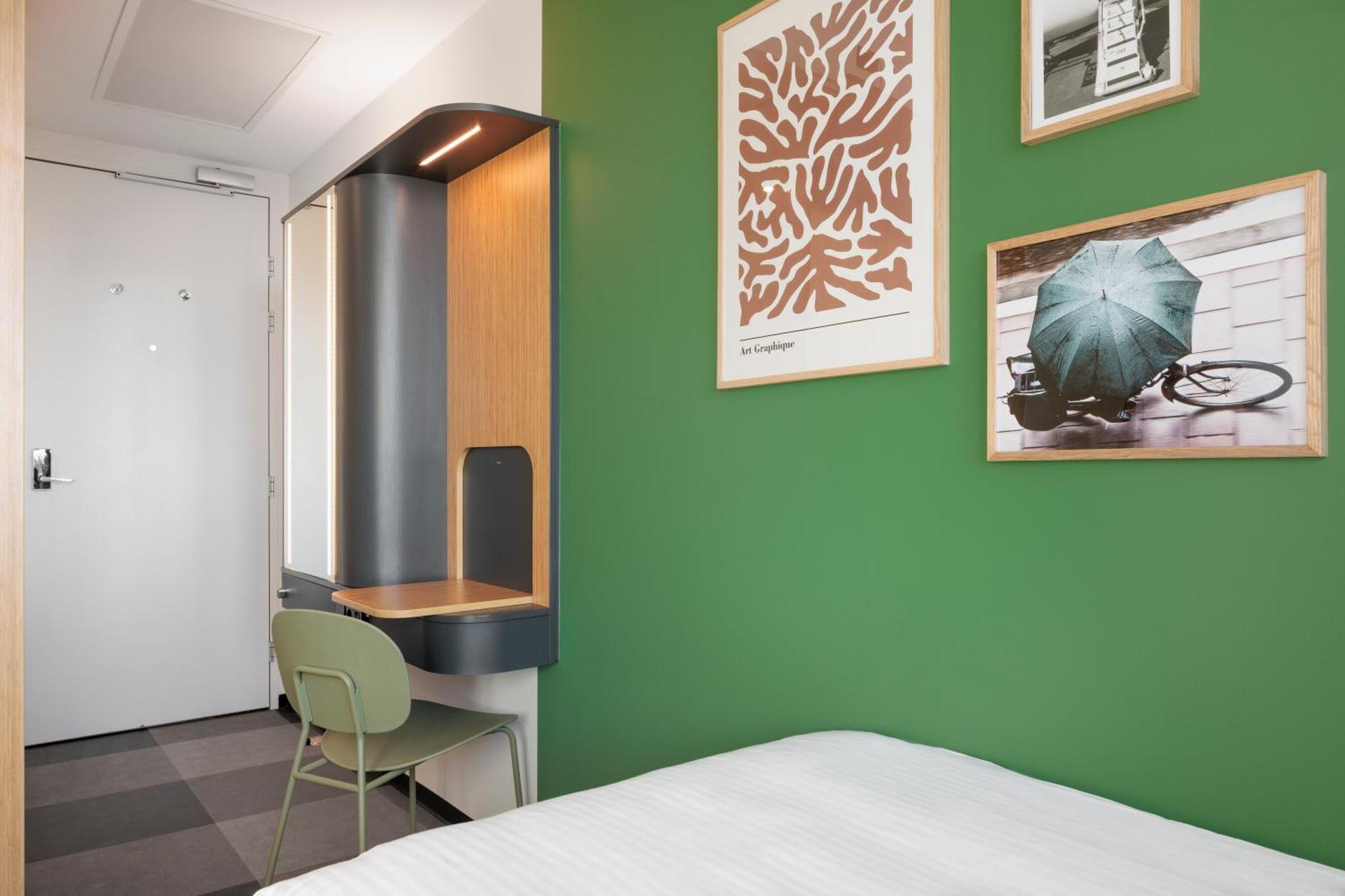 Maxhotel Amsterdam Airport Schiphol - Recently Renovated Хоофддорп Экстерьер фото