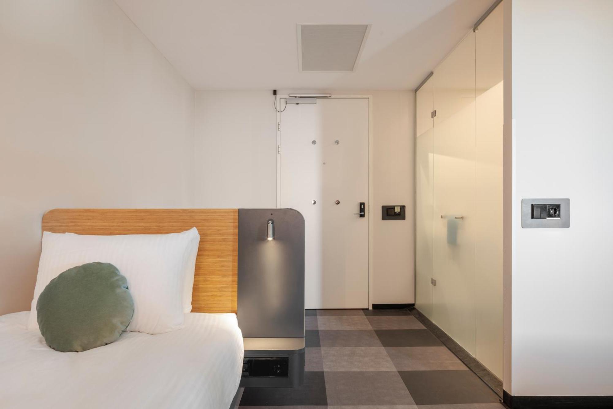 Maxhotel Amsterdam Airport Schiphol - Recently Renovated Хоофддорп Экстерьер фото