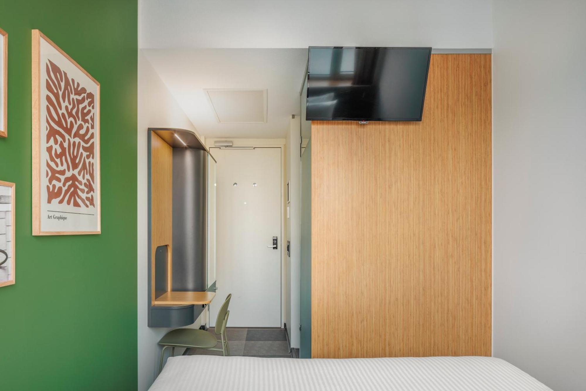 Maxhotel Amsterdam Airport Schiphol - Recently Renovated Хоофддорп Номер фото
