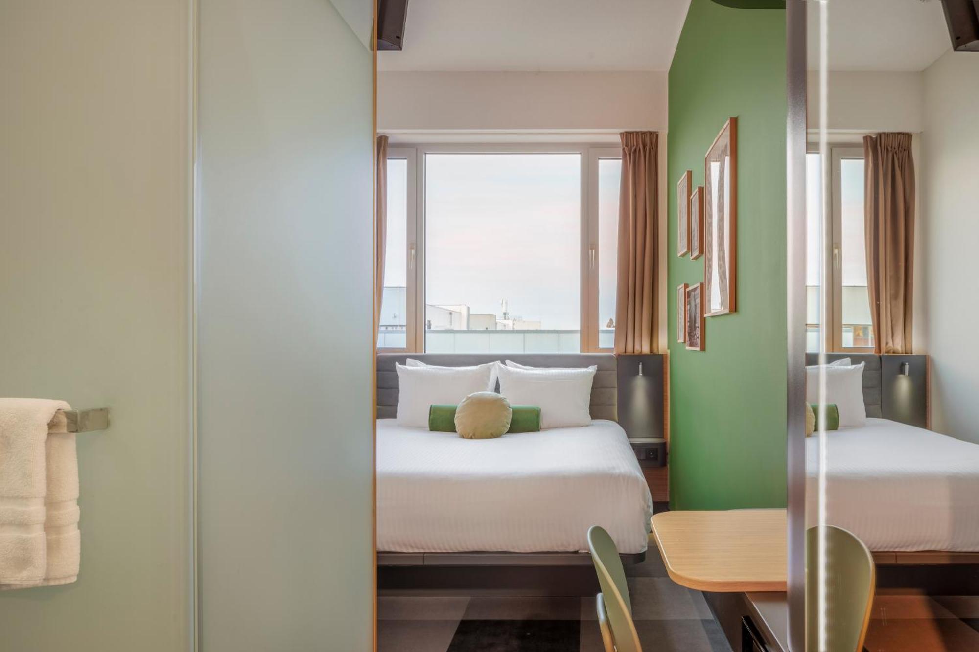 Maxhotel Amsterdam Airport Schiphol - Recently Renovated Хоофддорп Экстерьер фото