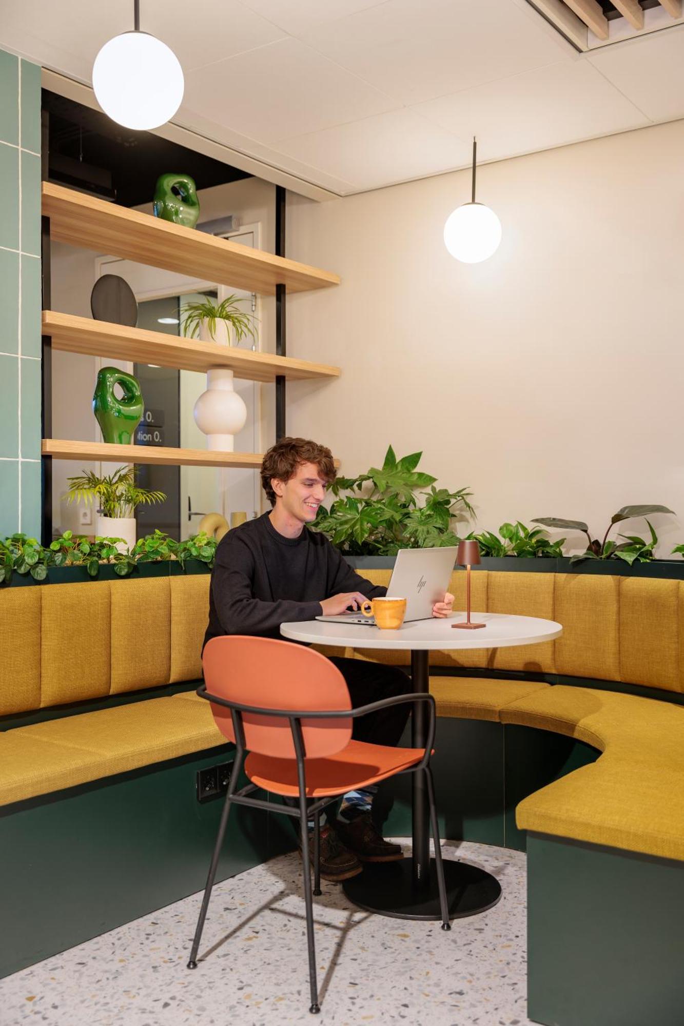Maxhotel Amsterdam Airport Schiphol - Recently Renovated Хоофддорп Экстерьер фото